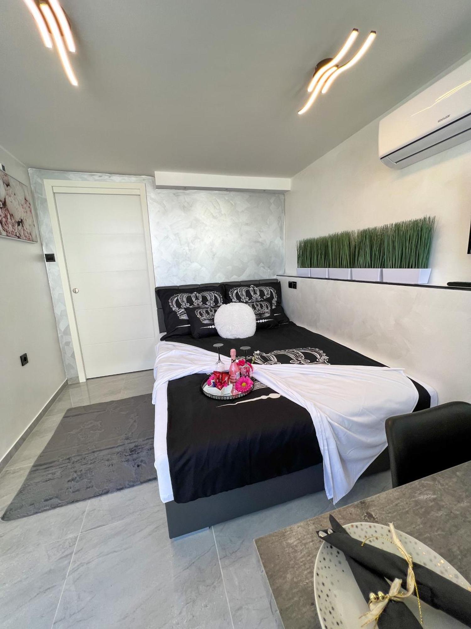 Apartment Sova Or Deluxe Room 33 Bled Bagian luar foto